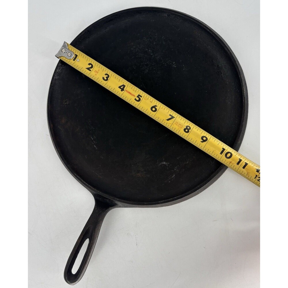 Vintage No. 9 Cast Iron Round Griddle 10.5” Unmarked Heat Ring Skillet Pan